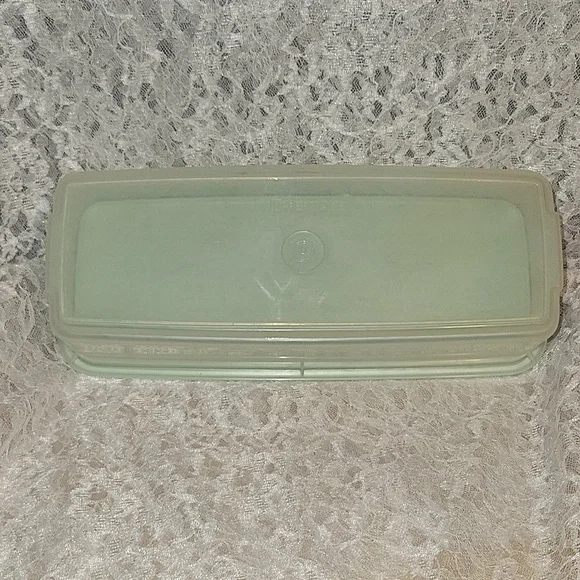Tupperware: Large Container - Picture 6 of 8